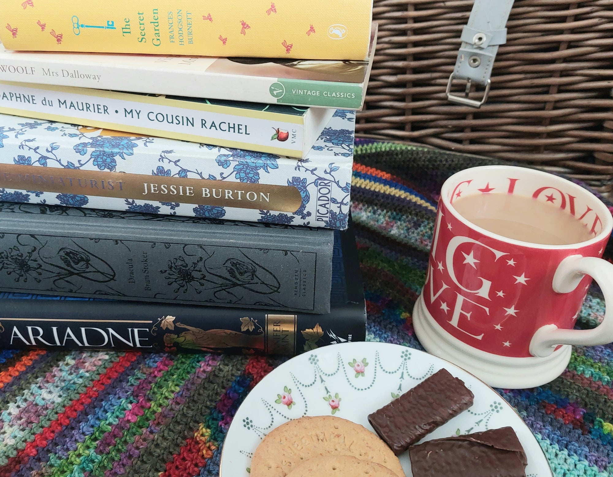 Books and tea- the perfect combination!